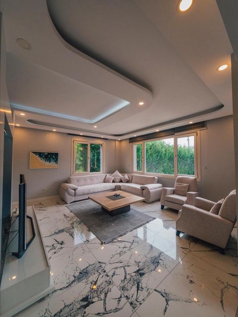 listing card gallery