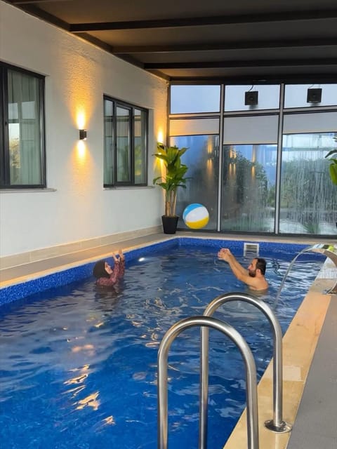 listing card gallery