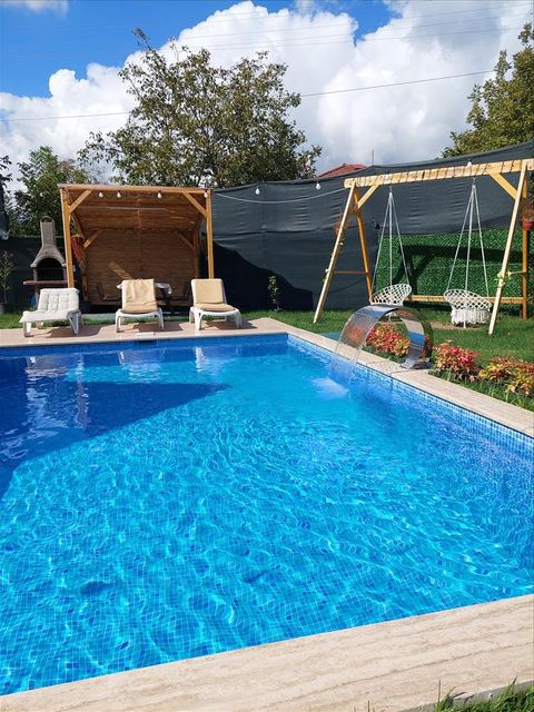 listing card gallery