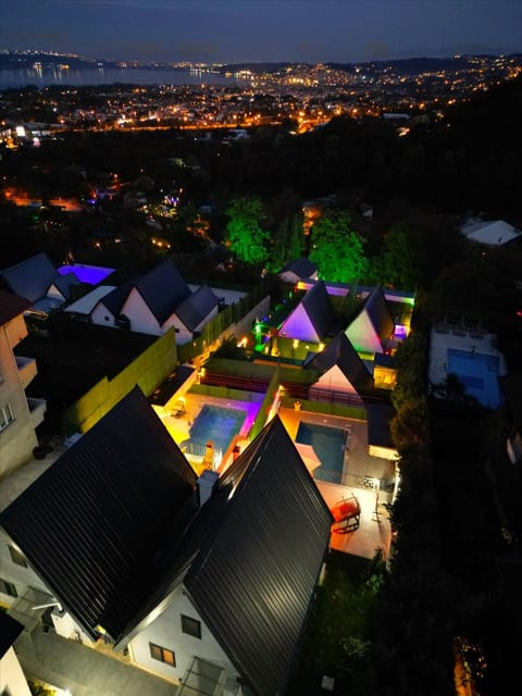 listing card gallery