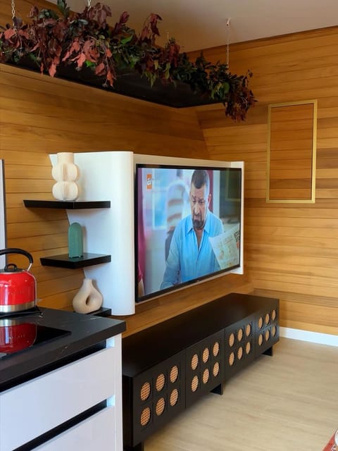 listing card gallery