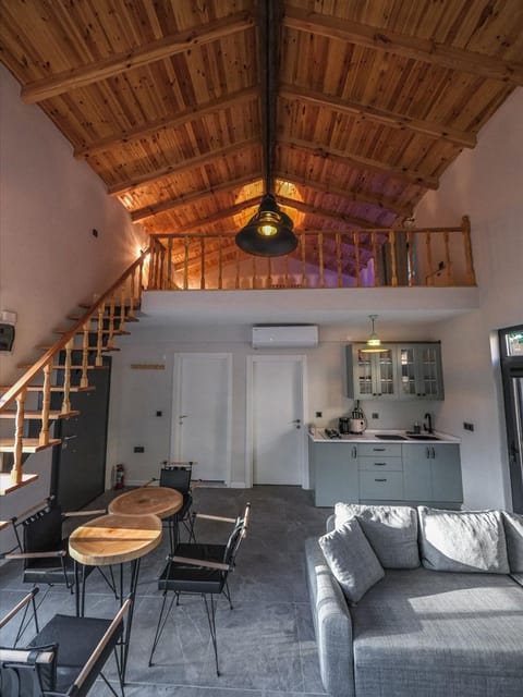 listing card gallery