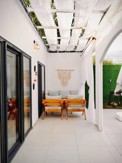 listing card gallery