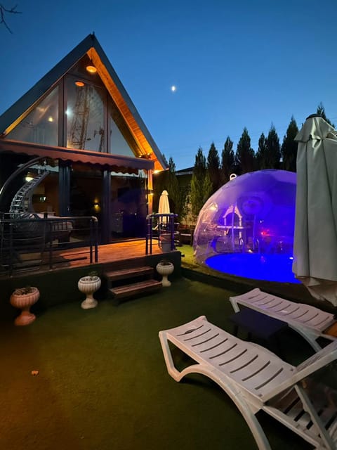 listing card gallery