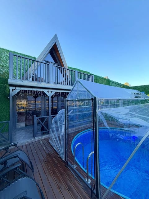 listing card gallery