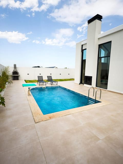 listing card gallery