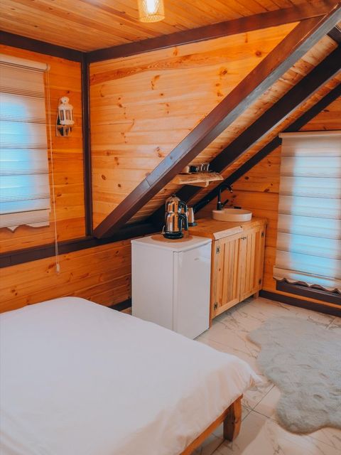 listing card gallery