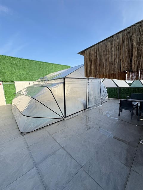 listing card gallery