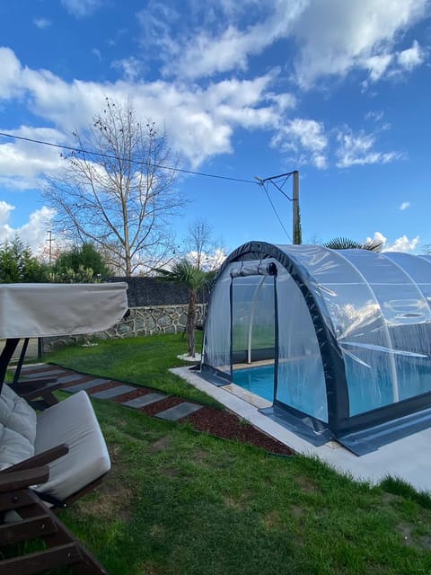 listing card gallery