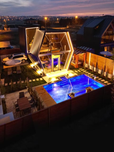 listing card gallery