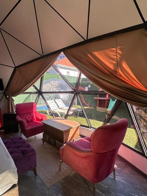 listing card gallery