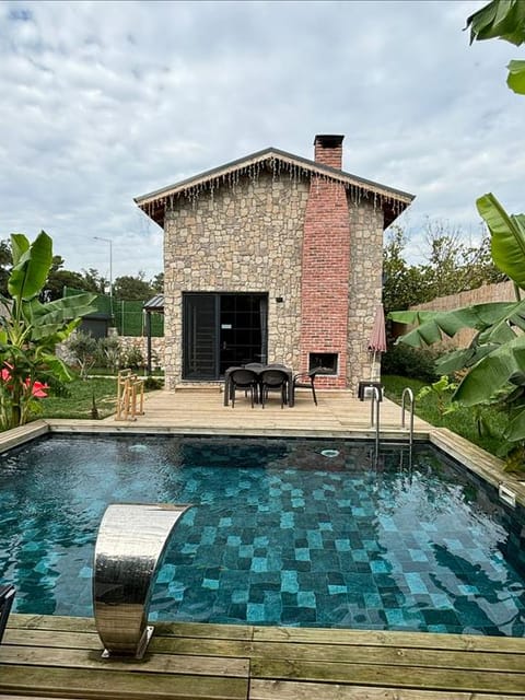 listing card gallery