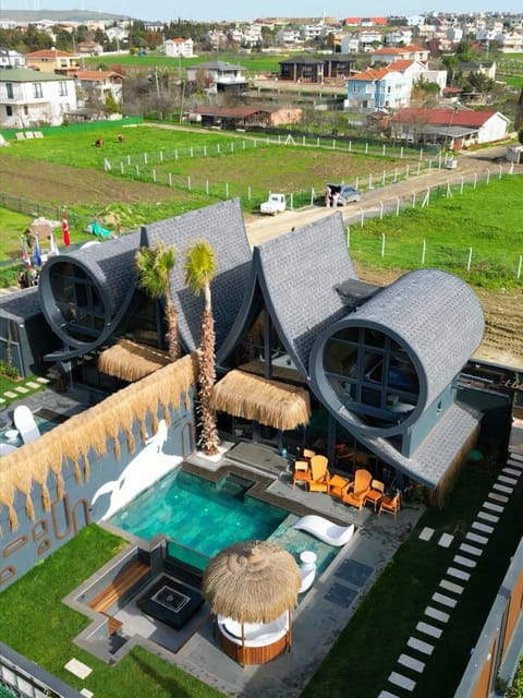 listing card gallery