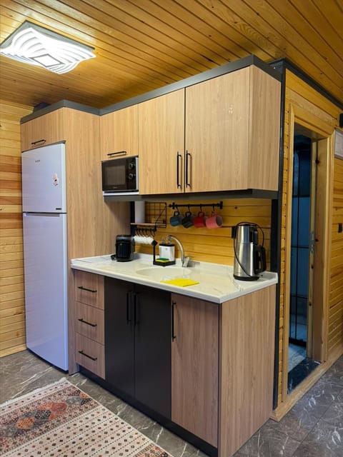 listing card gallery