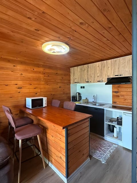 listing card gallery