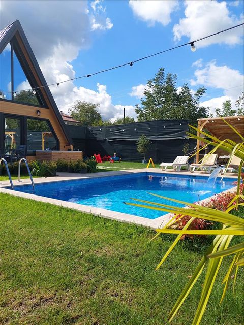 listing card gallery