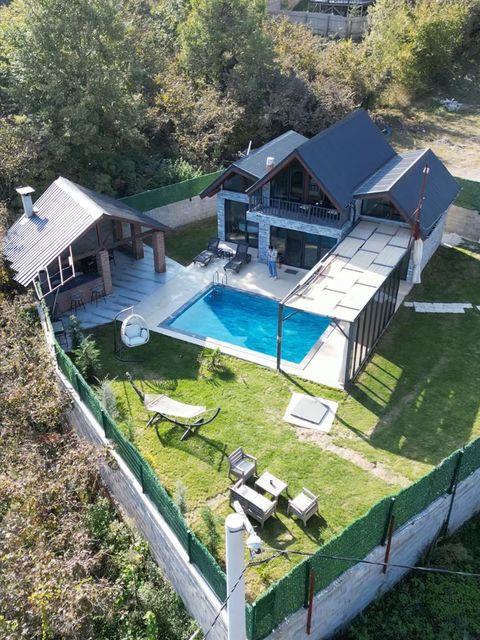 listing card gallery