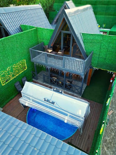 listing card gallery