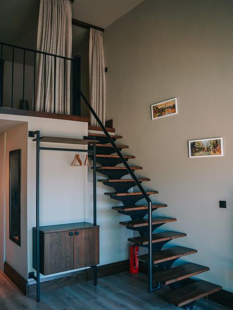 listing card gallery