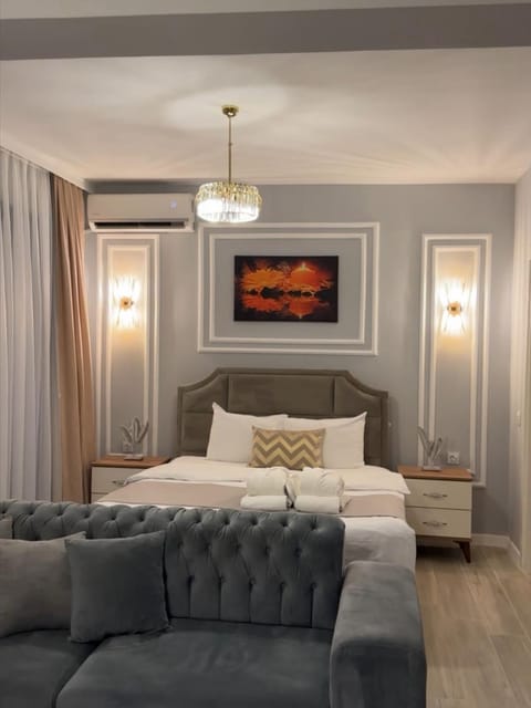 listing card gallery