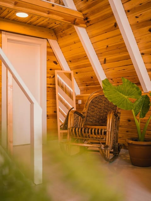 listing card gallery