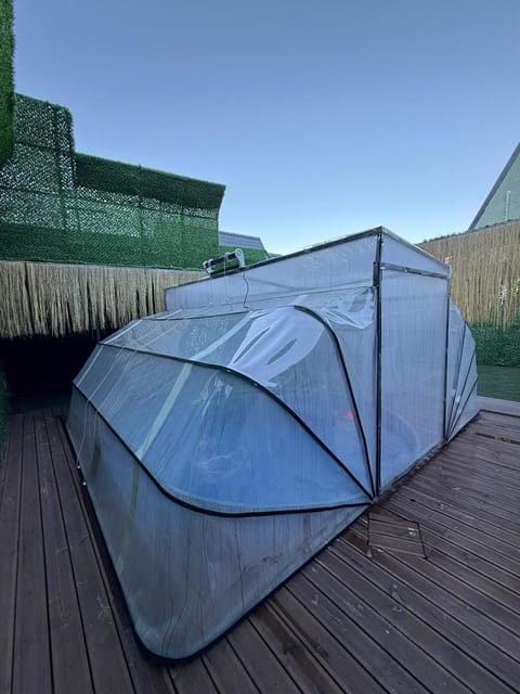 listing card gallery