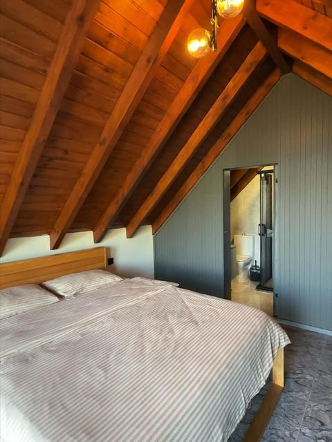 listing card gallery