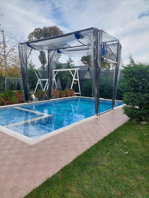 listing card gallery