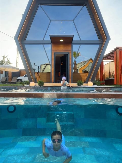 listing card gallery