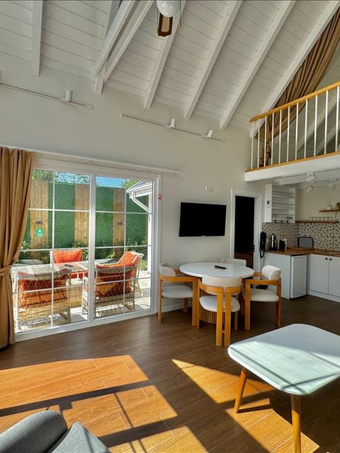 listing card gallery