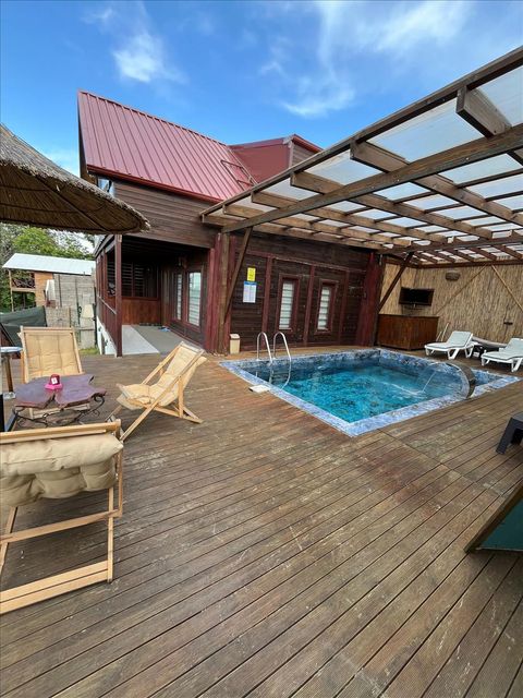 listing card gallery