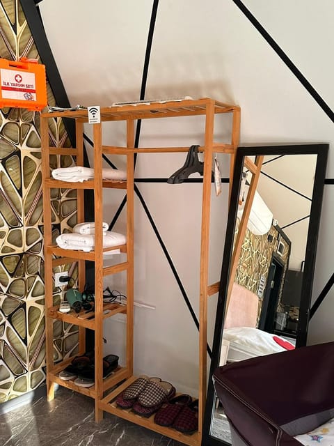 listing card gallery