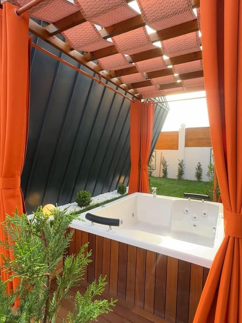 listing card gallery