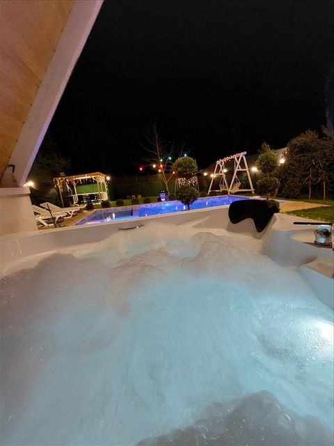 listing card gallery