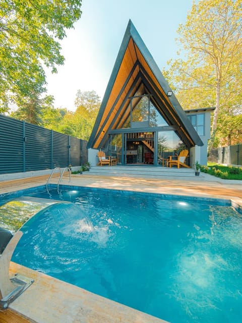 listing card gallery