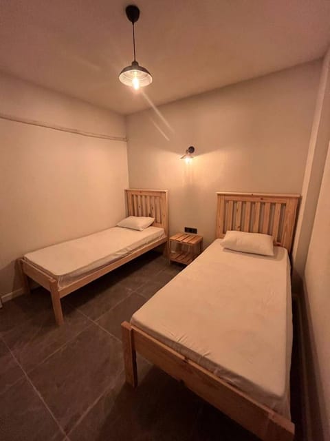 listing card gallery