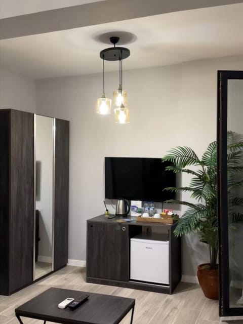 listing card gallery