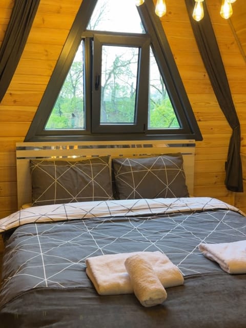 listing card gallery