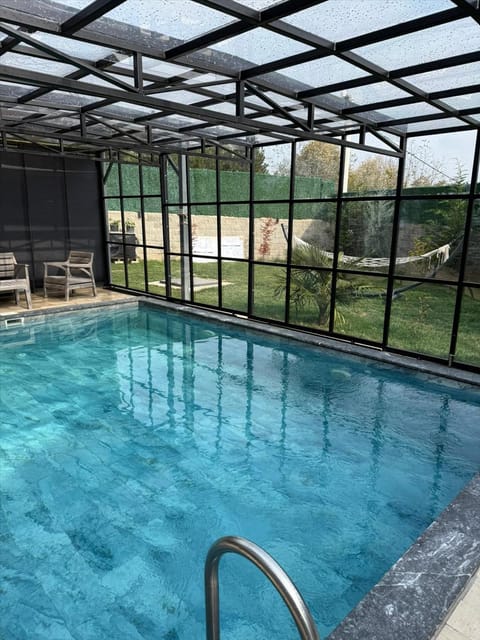 listing card gallery