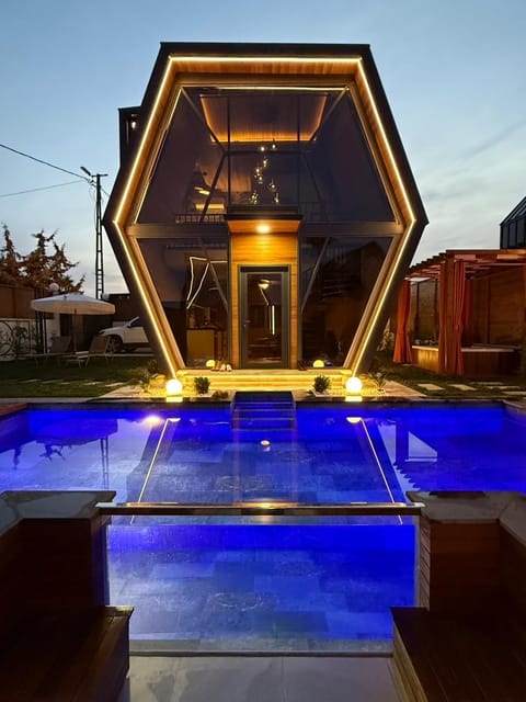 listing card gallery