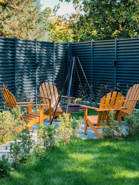 listing card gallery