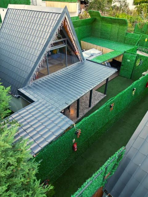 listing card gallery