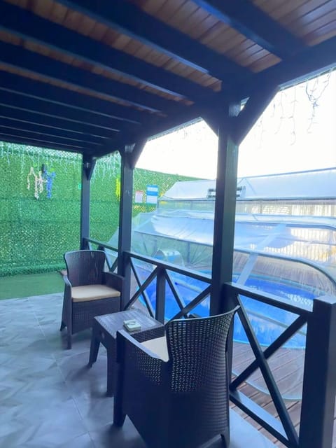 listing card gallery