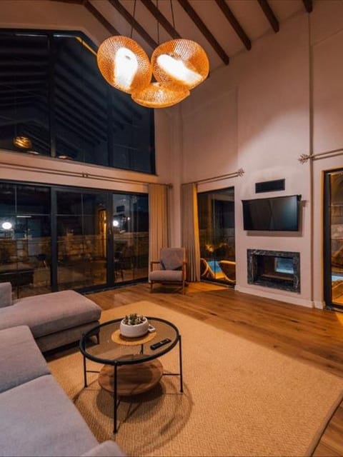 listing card gallery