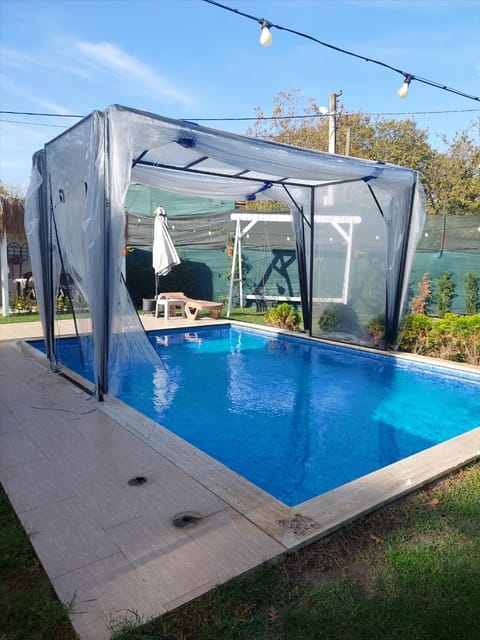 listing card gallery