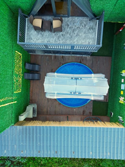 listing card gallery