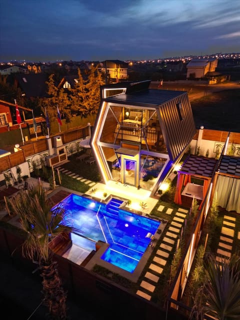 listing card gallery