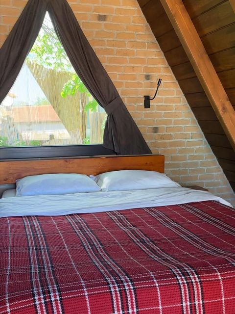 listing card gallery