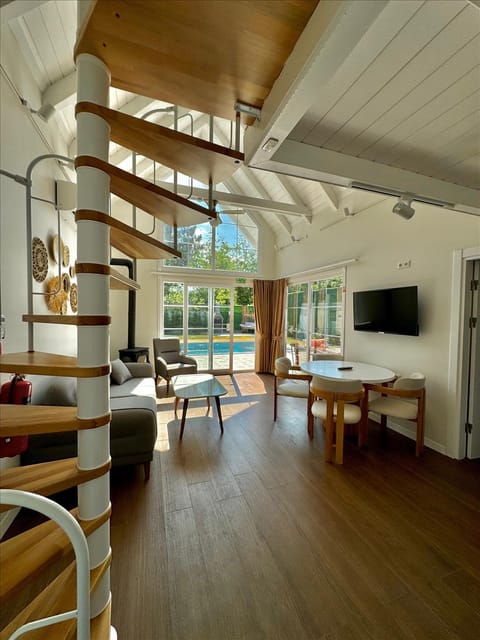 listing card gallery