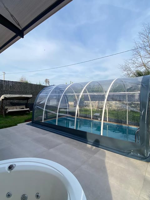 listing card gallery